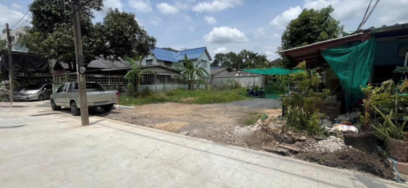 Listing No. 68070838 : ขายที่ดินเปล่าถมแล้ว สำหรับสร้างบ้าน ขนาด 74 ตารางวา ซอยเคหะร่มเกล้า 1 ถนนเคหะร่มเกล้า แขวงคลองสองต้นนุ่น เขตลาดกระบัง กรุงเทพมหานคร ถูกกว่านี้ไม่มีอีกแล้วในย่านนี้