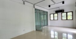 Listing No. 68101020 : ขายบ้านเดี่ยว 2 ชั้น หลังมุม ถนนเมน บนที่ดินขนาด  57.7 ตร.ว. หมู่บ้าน ชวนชื่น พาร์ค อ่อนนุช-วงแหวน ประเวศ กรุงเทพ ตกแต่งใหม่ทั้งหลัง พร้อมอยู่ เห็นแล้ว ต้องชอบ
