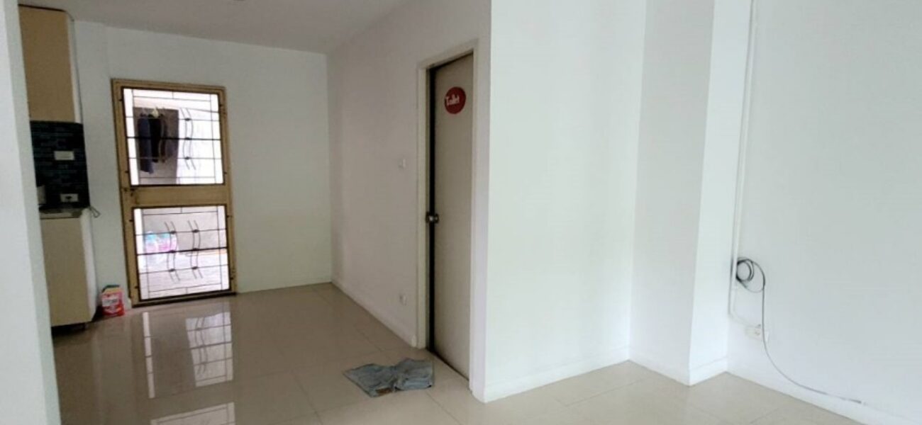 Listing No. 68101020 : ขายบ้านเดี่ยว 2 ชั้น หลังมุม ถนนเมน บนที่ดินขนาด  57.7 ตร.ว. หมู่บ้าน ชวนชื่น พาร์ค อ่อนนุช-วงแหวน ประเวศ กรุงเทพ ตกแต่งใหม่ทั้งหลัง พร้อมอยู่ เห็นแล้ว ต้องชอบ