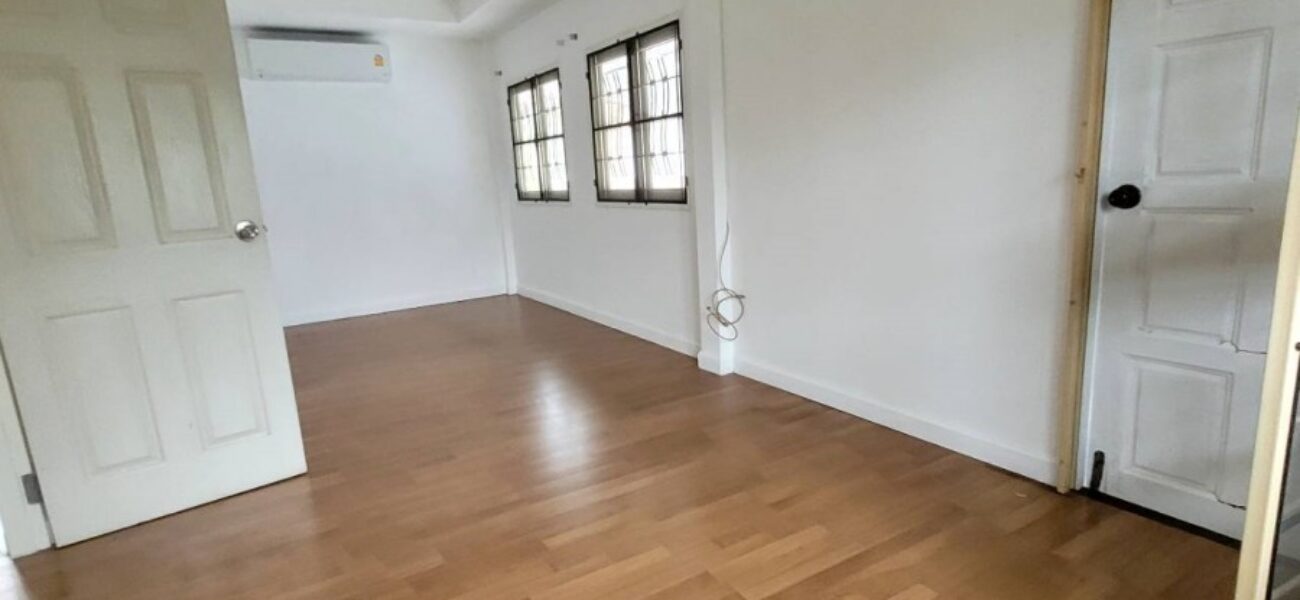 Listing No. 68101020 : ขายบ้านเดี่ยว 2 ชั้น หลังมุม ถนนเมน บนที่ดินขนาด  57.7 ตร.ว. หมู่บ้าน ชวนชื่น พาร์ค อ่อนนุช-วงแหวน ประเวศ กรุงเทพ ตกแต่งใหม่ทั้งหลัง พร้อมอยู่ เห็นแล้ว ต้องชอบ