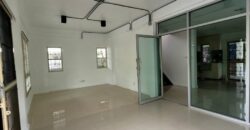 Listing No. 68101036 : ให้เช่าบ้านเดี่ยว 2 ชั้น หลังมุม ถนนเมน บนที่ดินขนาด  57.7 ตร.ว พื้นที่ใช้สอย ประมาณ 162 ตร.ม. หมู่บ้าน ชวนชื่น พาร์ค อ่อนนุช-วงแหวน ประเวศ กรุงเทพ ตกแต่งใหม่ทั้งหลัง พร้อมอยู่ เห็นแล้ว ต้องชอบ