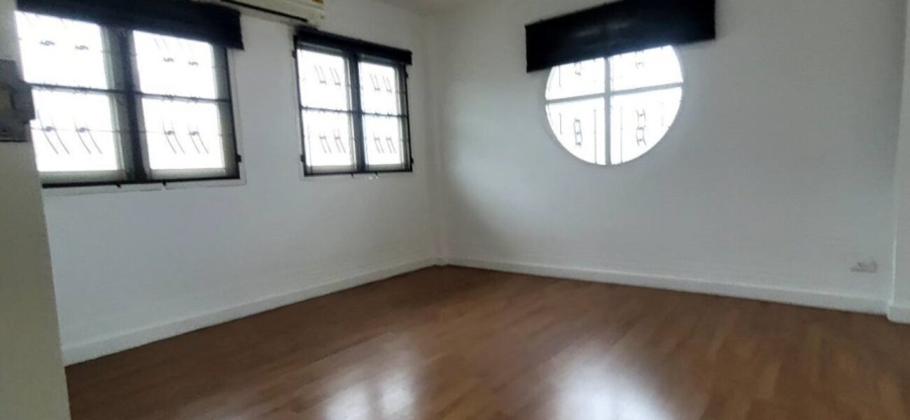 Listing No. 68101036 : ให้เช่าบ้านเดี่ยว 2 ชั้น หลังมุม ถนนเมน บนที่ดินขนาด  57.7 ตร.ว พื้นที่ใช้สอย ประมาณ 162 ตร.ม. หมู่บ้าน ชวนชื่น พาร์ค อ่อนนุช-วงแหวน ประเวศ กรุงเทพ ตกแต่งใหม่ทั้งหลัง พร้อมอยู่ เห็นแล้ว ต้องชอบ