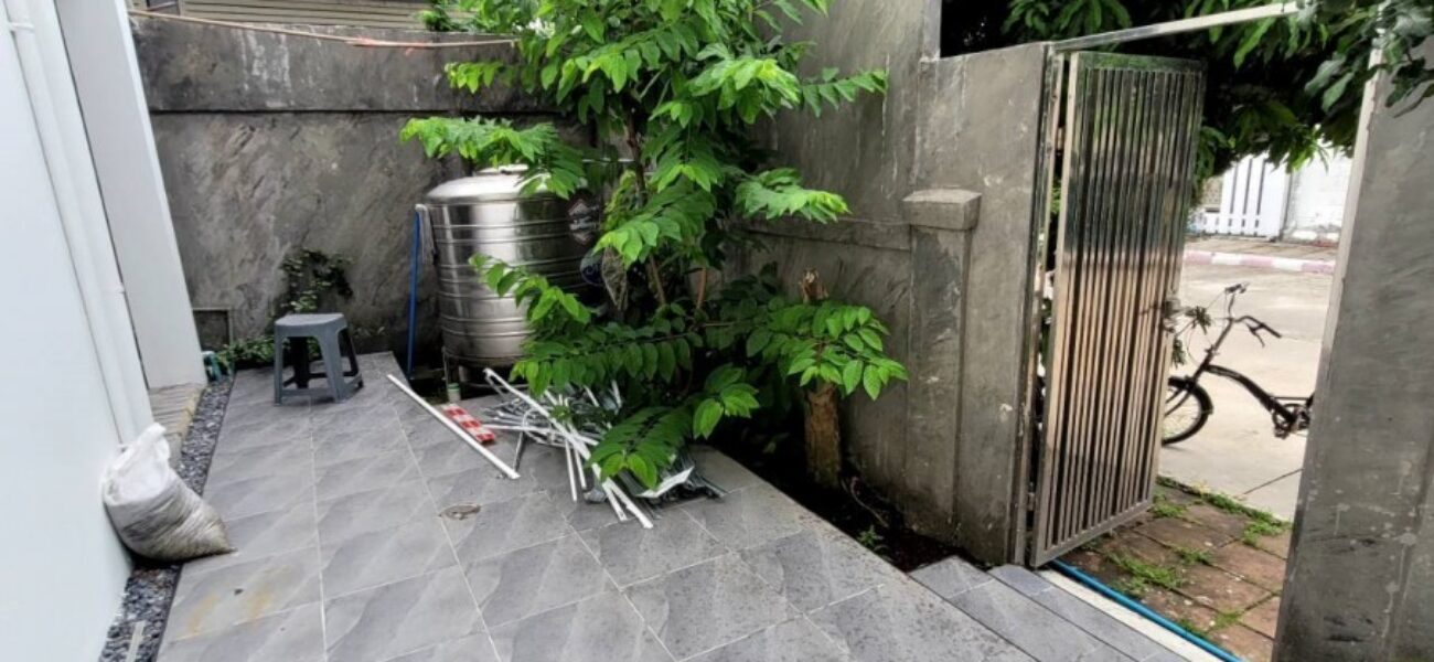 Listing No. 68101036 : ให้เช่าบ้านเดี่ยว 2 ชั้น หลังมุม ถนนเมน บนที่ดินขนาด  57.7 ตร.ว พื้นที่ใช้สอย ประมาณ 162 ตร.ม. หมู่บ้าน ชวนชื่น พาร์ค อ่อนนุช-วงแหวน ประเวศ กรุงเทพ ตกแต่งใหม่ทั้งหลัง พร้อมอยู่ เห็นแล้ว ต้องชอบ