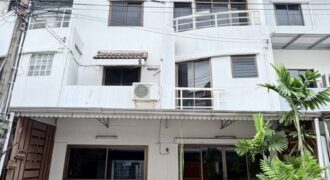 Listing No. 69010018 : ขายทาวน์เฮ้าส์ 3 ชั้น (หนังริม) ม.ธันยกานต์ รามอินทรา 40 แยก 31 นวลจันทร์ ใกล้รถไฟฟ้าสถานีรามอินทรา กม.6 ถูกกว่านี้ไม่มีอีกแล้วในย่านนี้